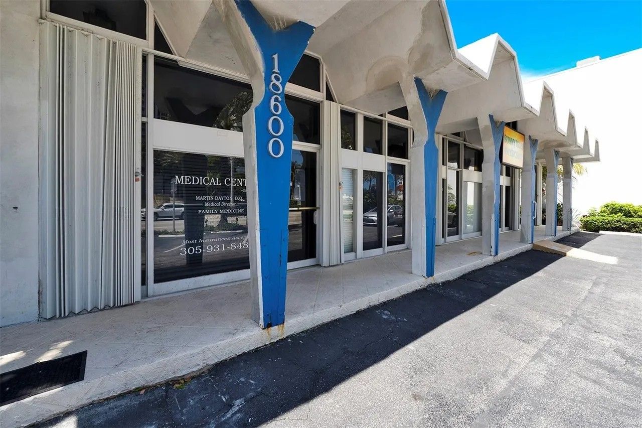 18600 Collins Avenue, Sunny Isles Beach, FL 33160 FOR LEASE at 70-75_per_sqft-2