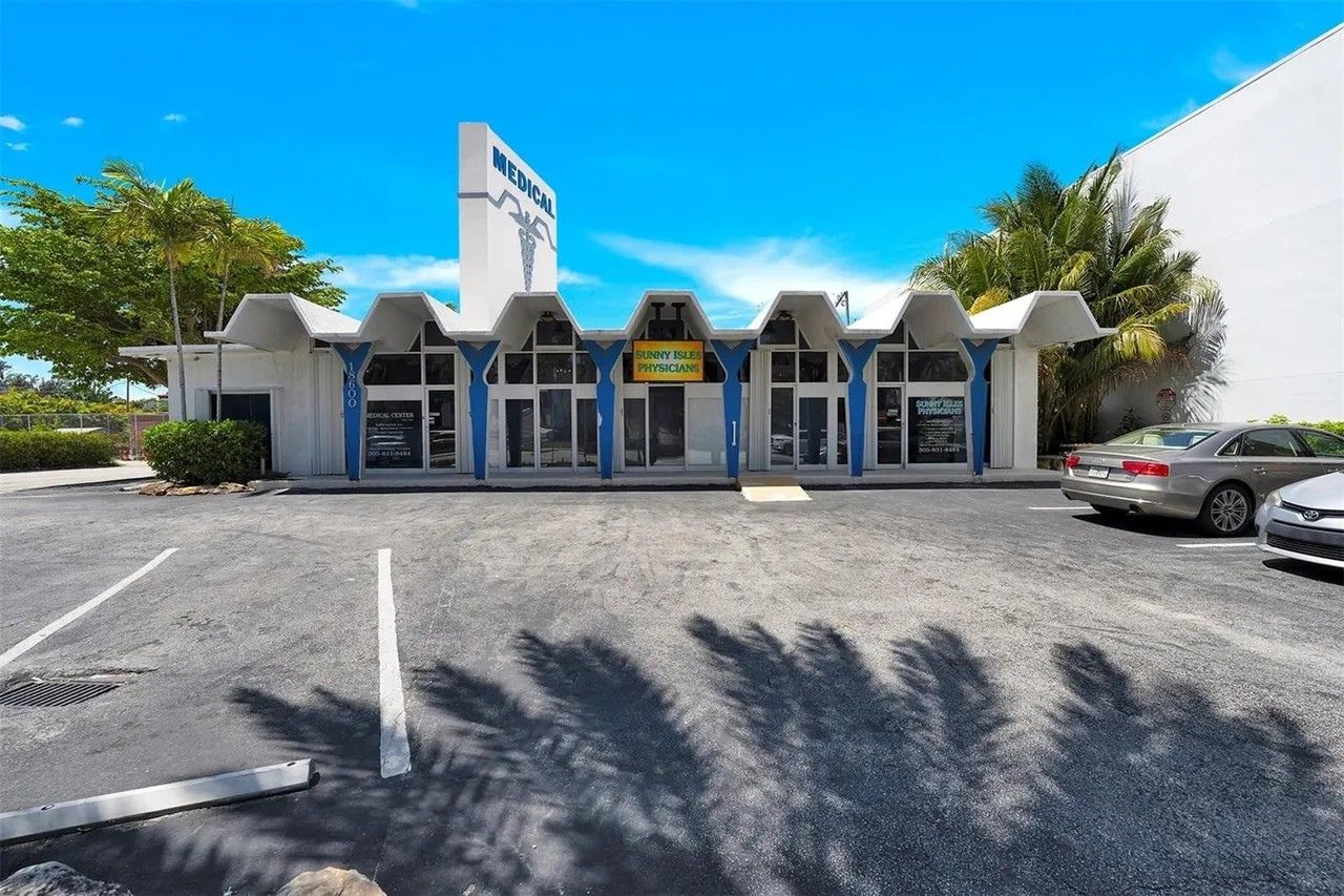 18600 Collins Avenue, Sunny Isles Beach, FL 33160 FOR LEASE at 70-75_per_sqft